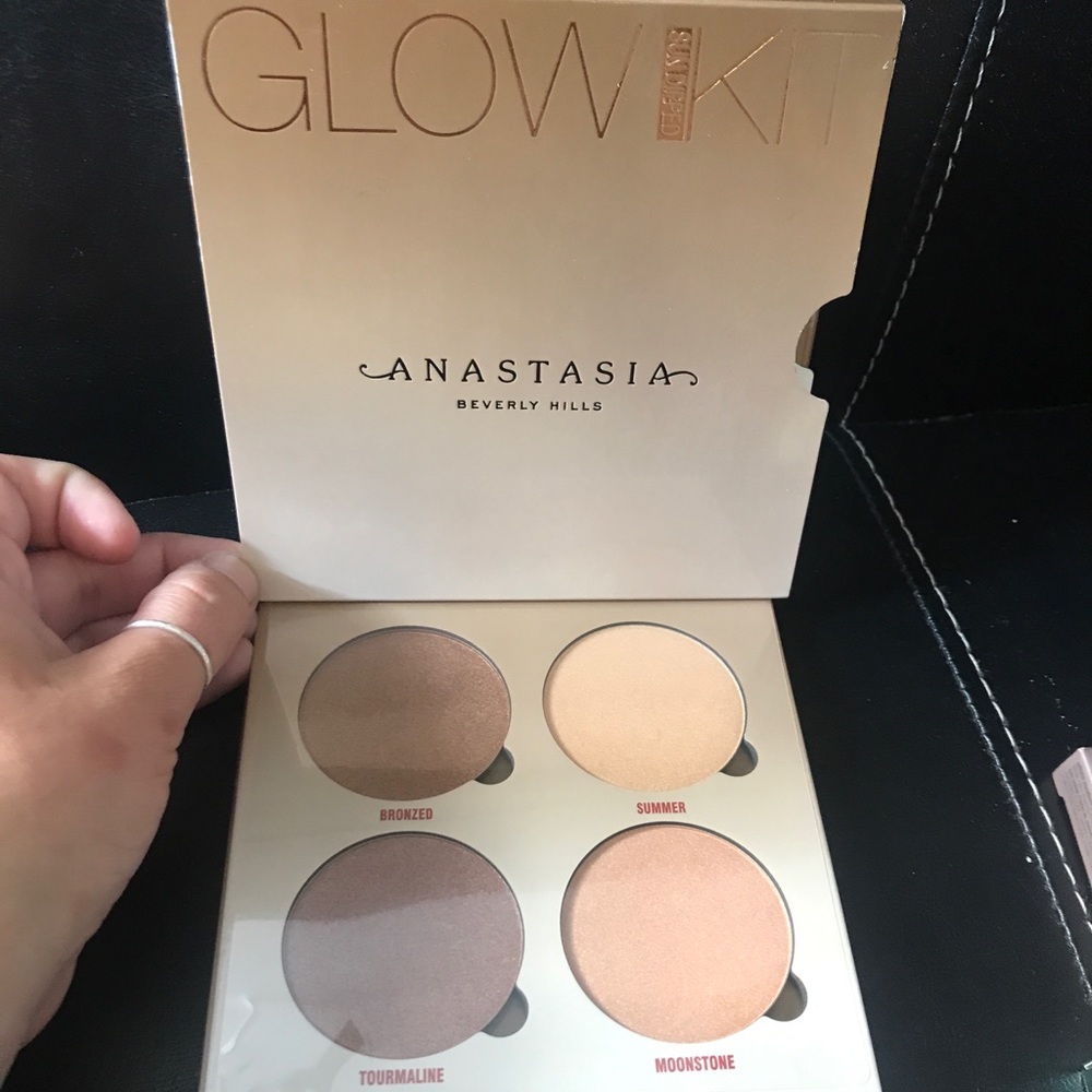 🛍 BRANDNEW ABH Glow Kit-Sundipped💕